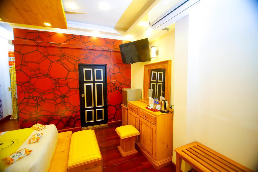 Hotel White House Anuradhapura Exterior photo