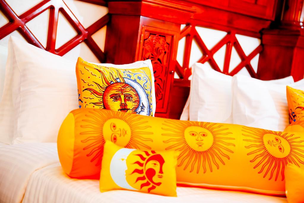Hotel White House Anuradhapura Exterior photo