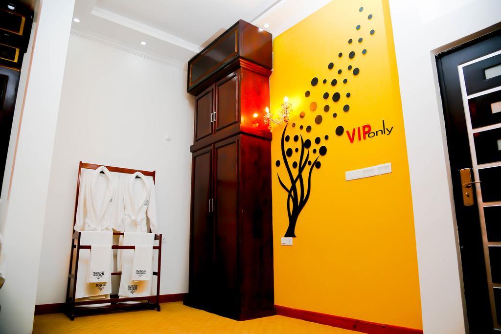 Hotel White House Anuradhapura Exterior photo