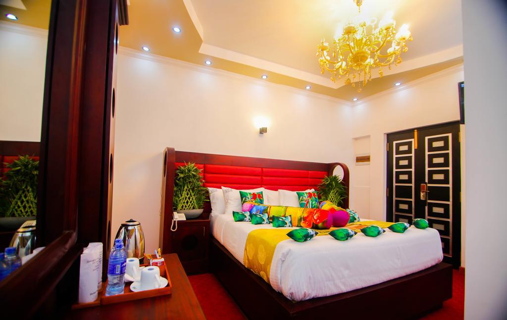 Hotel White House Anuradhapura Exterior photo