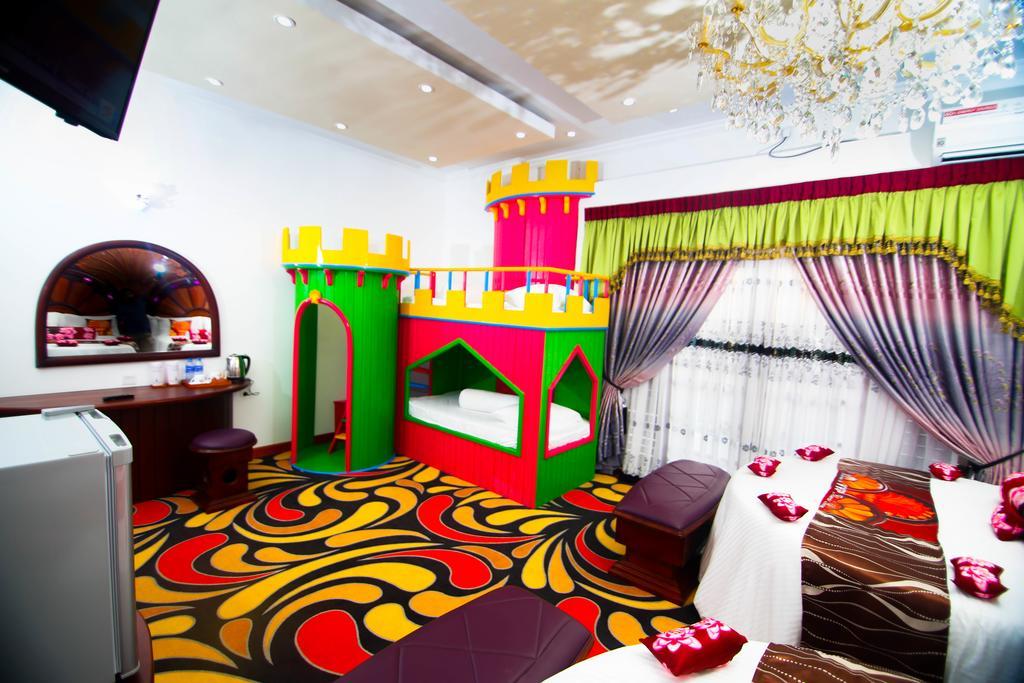 Hotel White House Anuradhapura Exterior photo