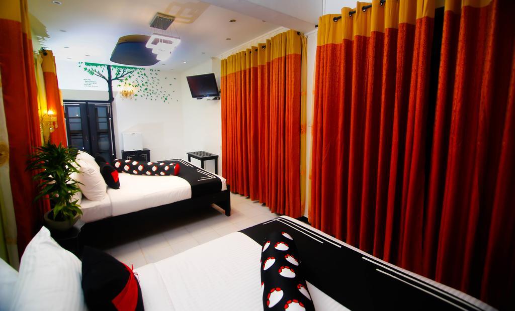 Hotel White House Anuradhapura Exterior photo