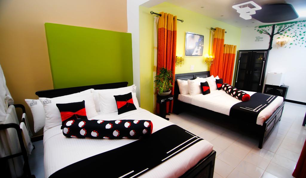 Hotel White House Anuradhapura Exterior photo