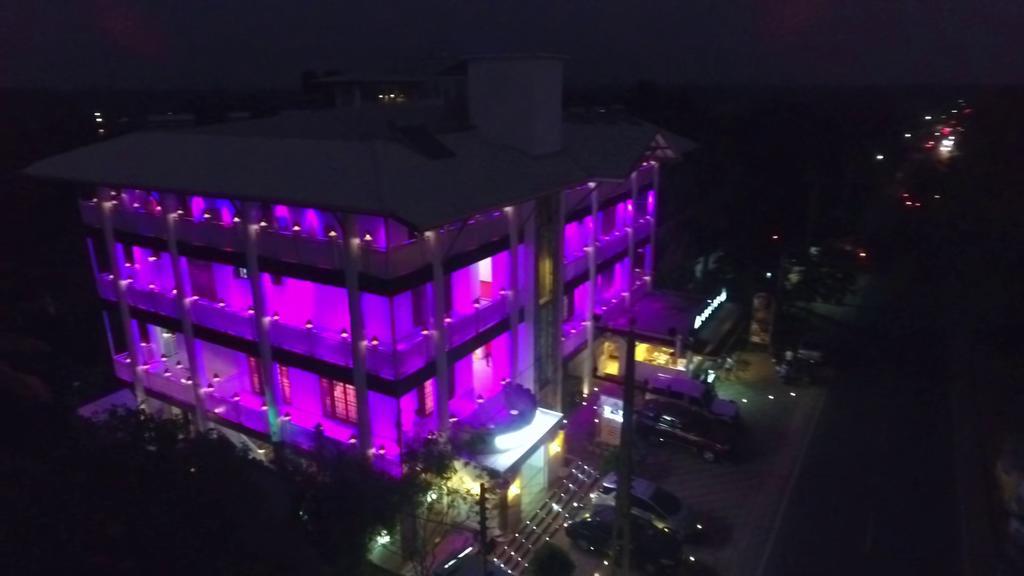 Hotel White House Anuradhapura Exterior photo