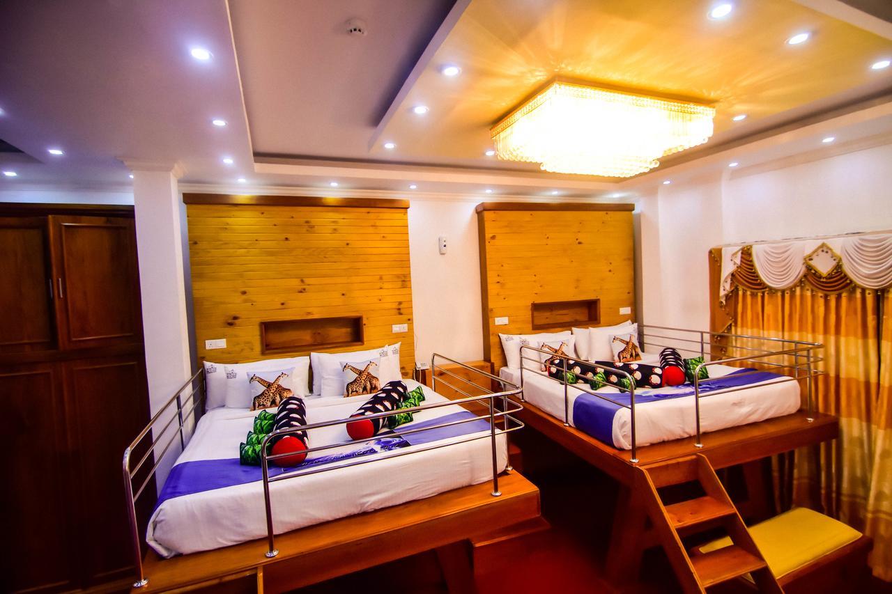 Hotel White House Anuradhapura Exterior photo