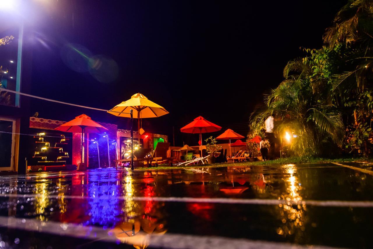 Hotel White House Anuradhapura Exterior photo